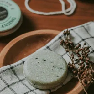 ALWIS & XAVIER Shampoo Bar: Cleansing Seaweed